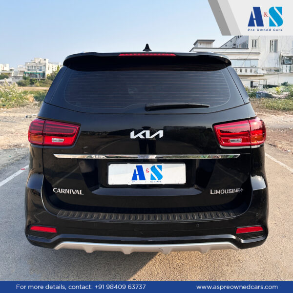 KIA CARNIVAL LIMOUSINE - Image 2