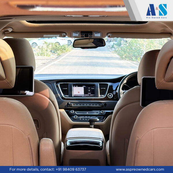 KIA CARNIVAL LIMOUSINE - Image 3