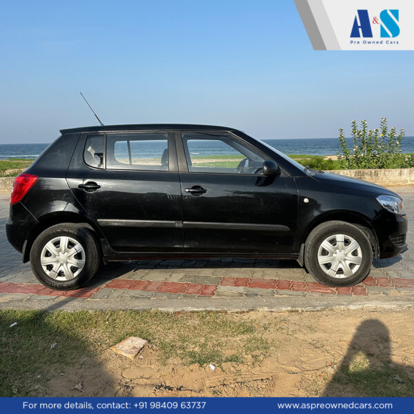 SKODA FABIA (MANUAL) - Image 2